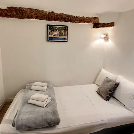 Nestor&jeeves - Cherry Duplex - Old Town - Close Sea *
